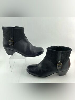 Clarks Bendables Black Leather & Suede Ankle Booties with Buckle Sz 8.5